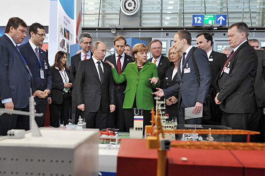 Президент РФ В.В. Путин и Федеральный канцлер Германии Ангела Меркель на выставке «Hannover Messe 2013»