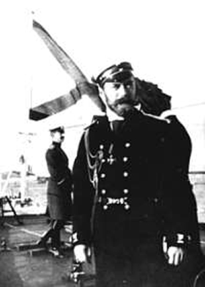 Император Николай II на борту крейсера «Аскольд»